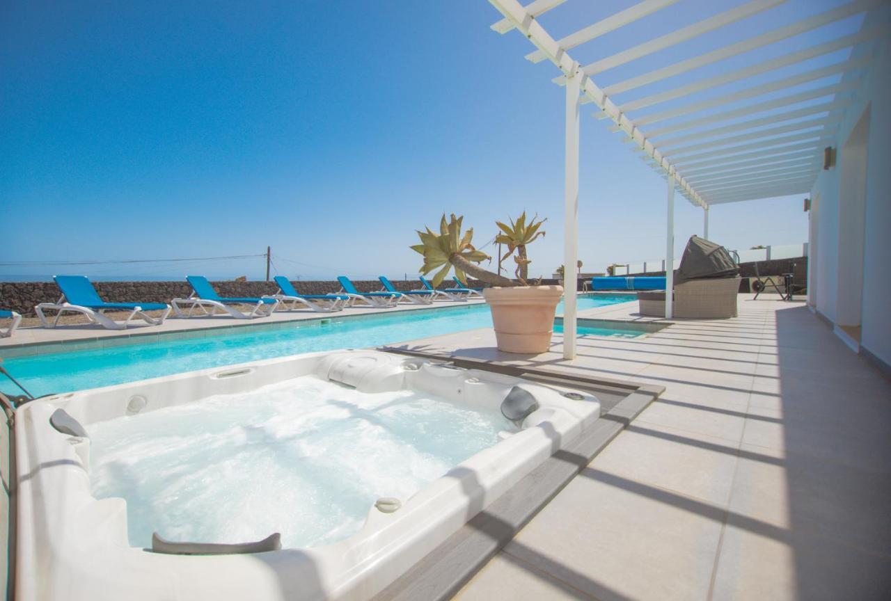 Willa Casa Conil With A Private 25 Meter Heated Pool Zewnętrze zdjęcie
